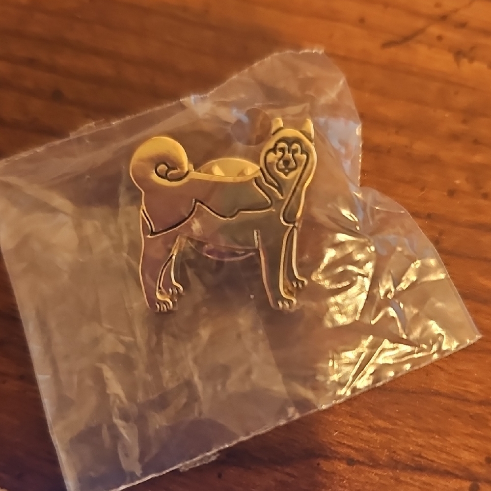 Burberry Husky Dog Pin -rare